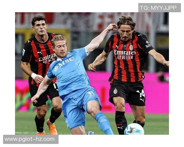 世界杯激战：AC米兰逆转国米红牌争议引发全场热议