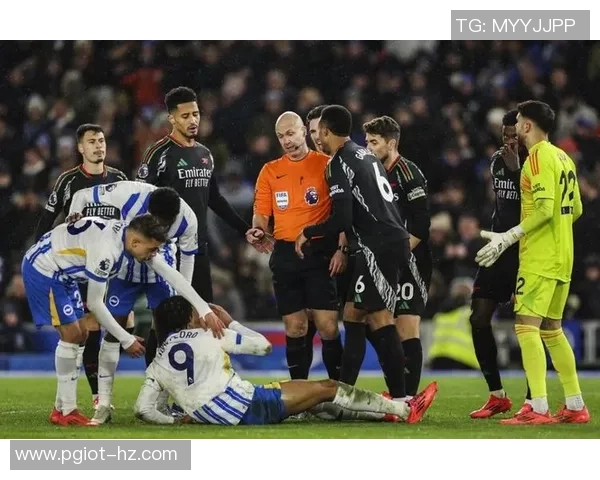 足总杯惊现乌龙球里昂逆转阿森纳引发争议判罚全场沸腾