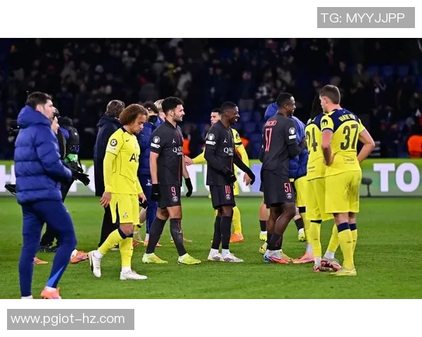 足总杯惊现冷门巴黎圣日耳曼与切尔西激战成平局帽子戏法引发全场沸腾